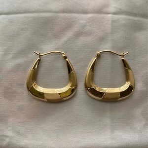 Rare vintage triangle hoops!